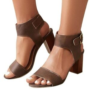 Steve Madden Estoriaa Tan Buckle Block Heeled Sandals